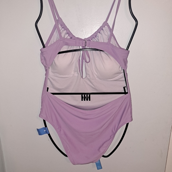 Cupshe Large swimsuit - Picture 2 of 2